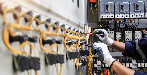 Professional Electrician technician working in Green Meadows, OH
